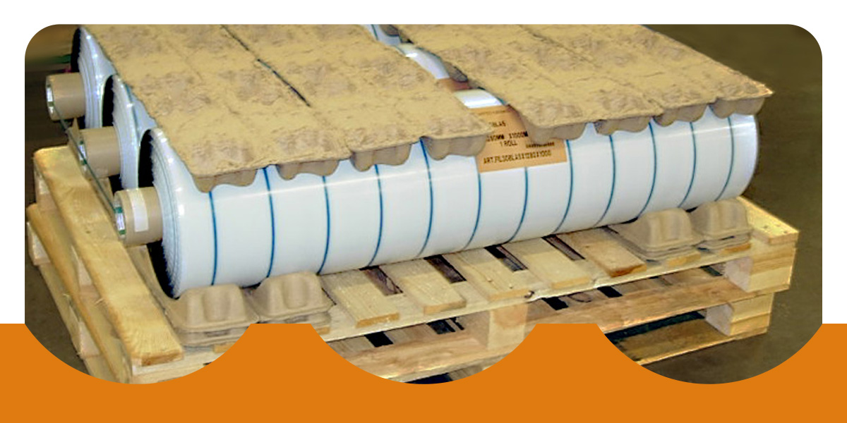 Exemple de stockage de rouleaux dans un entrepôt à l'aide de supports en fibre